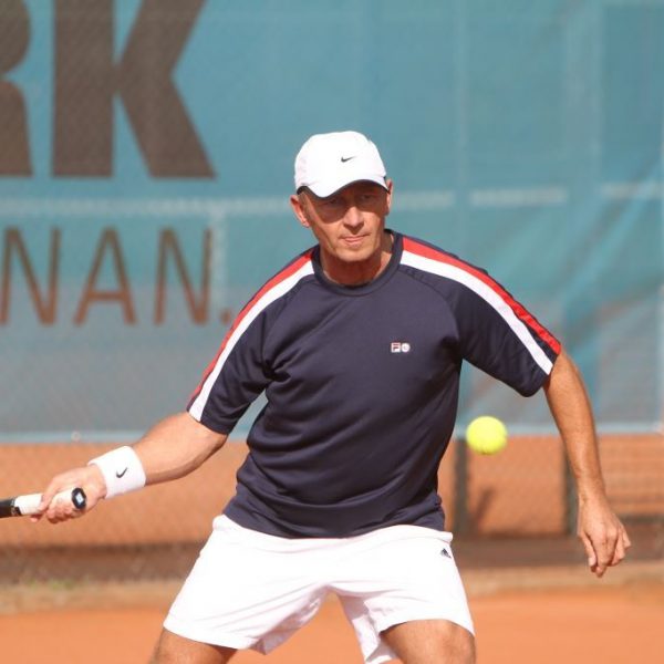 Matthias Lösch in Aktion. (Foto: SKVTTV Büttelborn - Tennis)